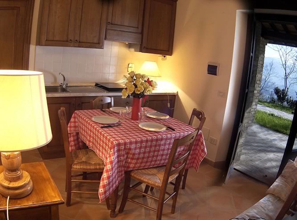 Agriturismo Castagna Alta Valfabbrica Eksteriør billede